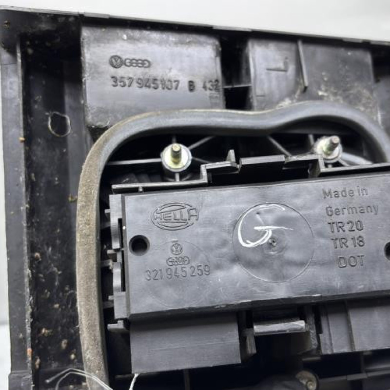 Feu arriere secondaire gauche (feux) VOLKSWAGEN PASSAT 3 Photo n°5