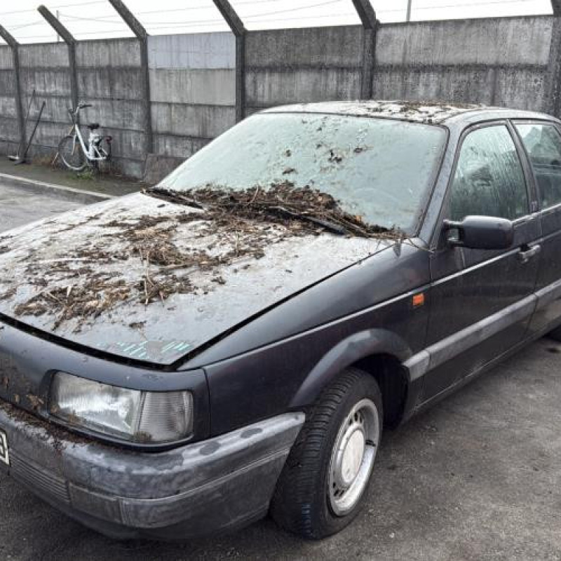 Feu arriere secondaire gauche (feux) VOLKSWAGEN PASSAT 3 Photo n°6