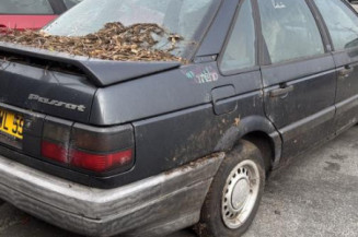 Feu arriere secondaire gauche (feux) VOLKSWAGEN PASSAT 3