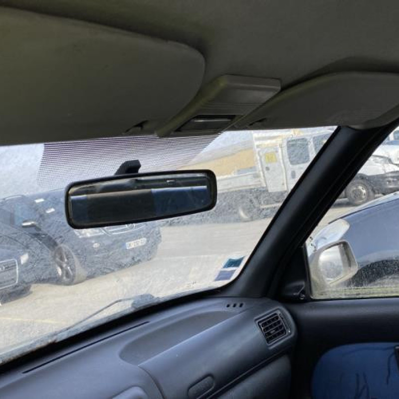 Optique avant principal droit (feux)(phare) PEUGEOT 106 Photo n°17