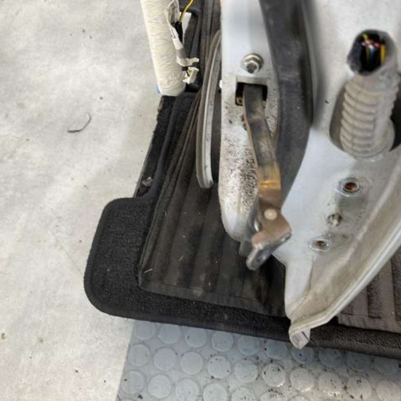 Porte arriere gauche TOYOTA AVENSIS 3 Photo n°5