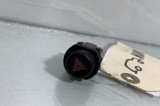 Bouton de warning OPEL ASTRA K Photo n°1