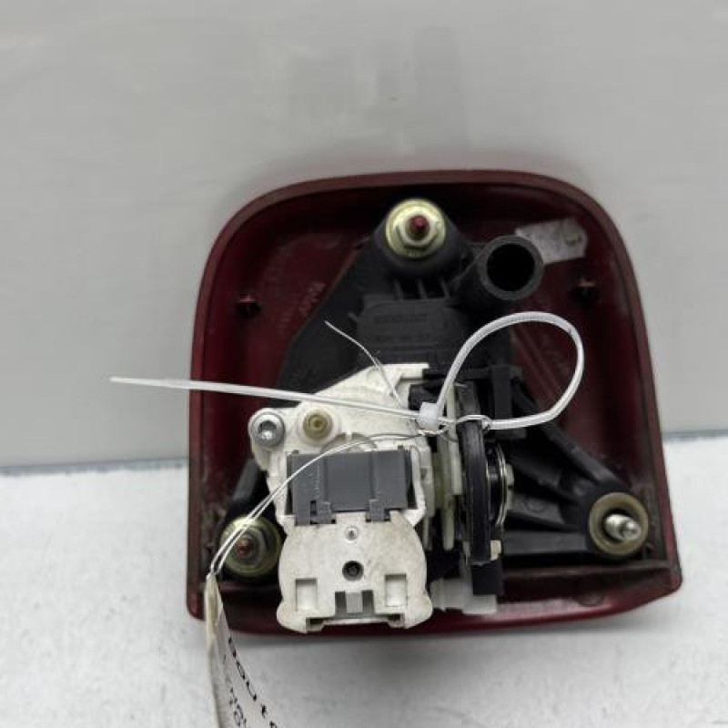 Bouton de coffre RENAULT CLIO 2 Photo n°2