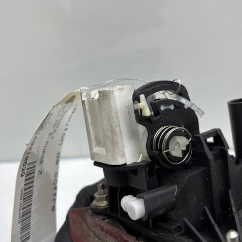 Bouton de coffre RENAULT CLIO 2 Photo n°4