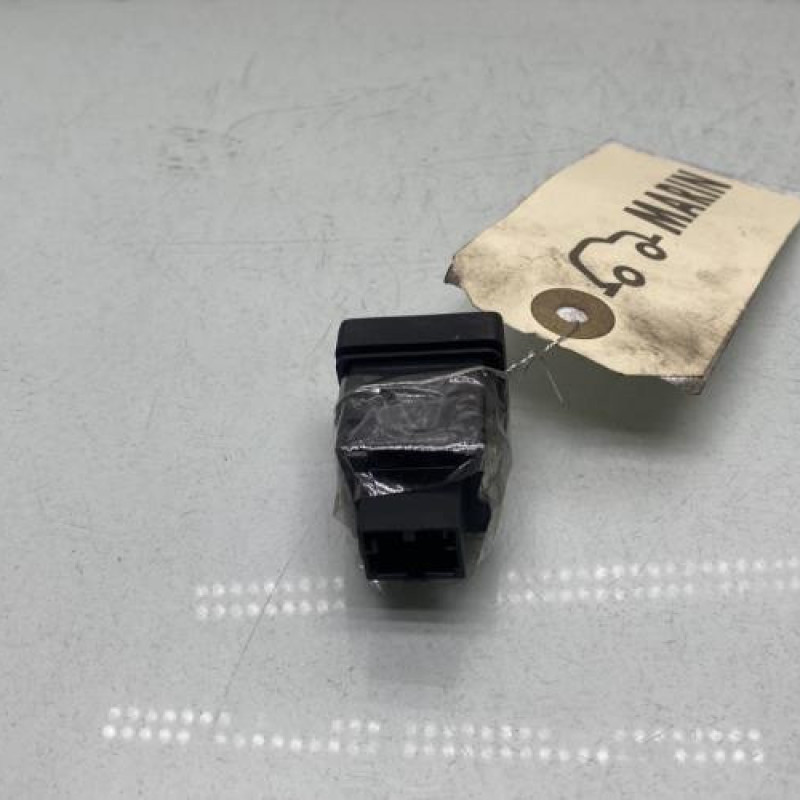 Bouton de warning AUDI A4 4 Photo n°2