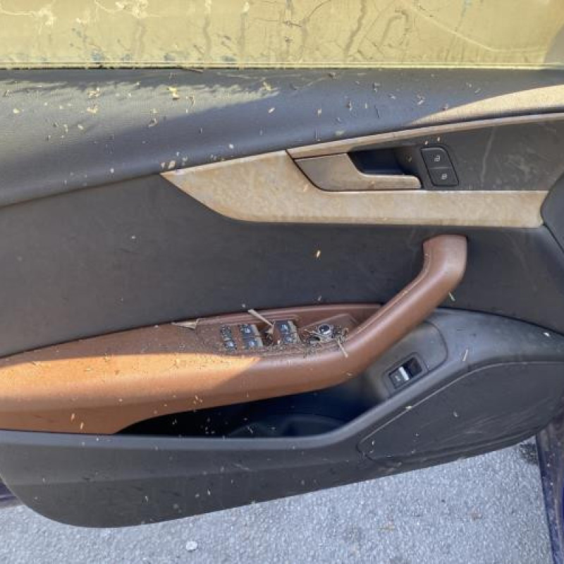 Bouton de warning AUDI A4 4 Photo n°12