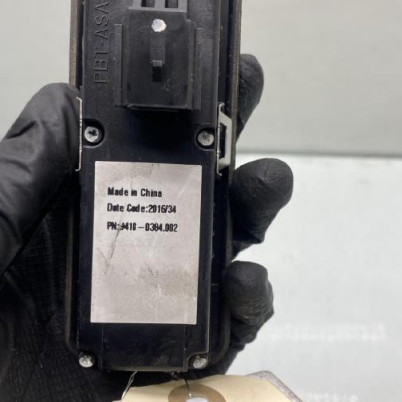 Bouton de coffre JEEP CHEROKEE 4 Photo n°4