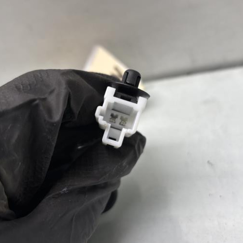 Bouton de coffre HYUNDAI I 20 2 Photo n°2