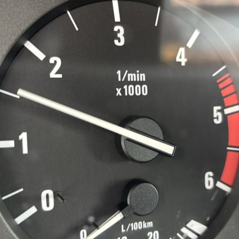 Bouton de warning BMW SERIE 5 E39 Photo n°15