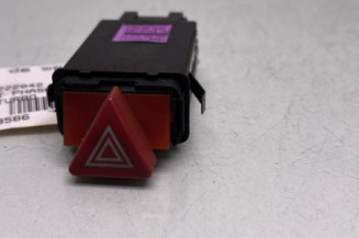 Bouton de warning AUDI A6 2 Photo n°1