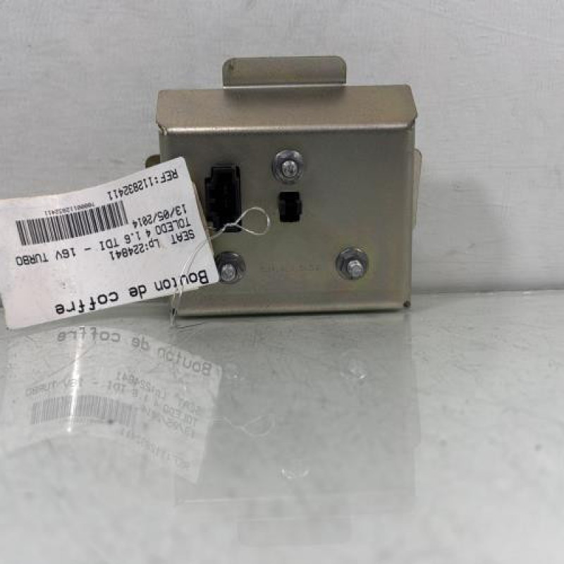 Bouton de coffre SEAT TOLEDO 4 Photo n°3