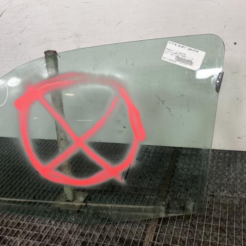 Vitre avant gauche RENAULT CLIO 2 CAMPUS Photo n°3