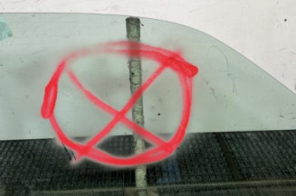 Vitre avant gauche RENAULT CLIO 2 CAMPUS