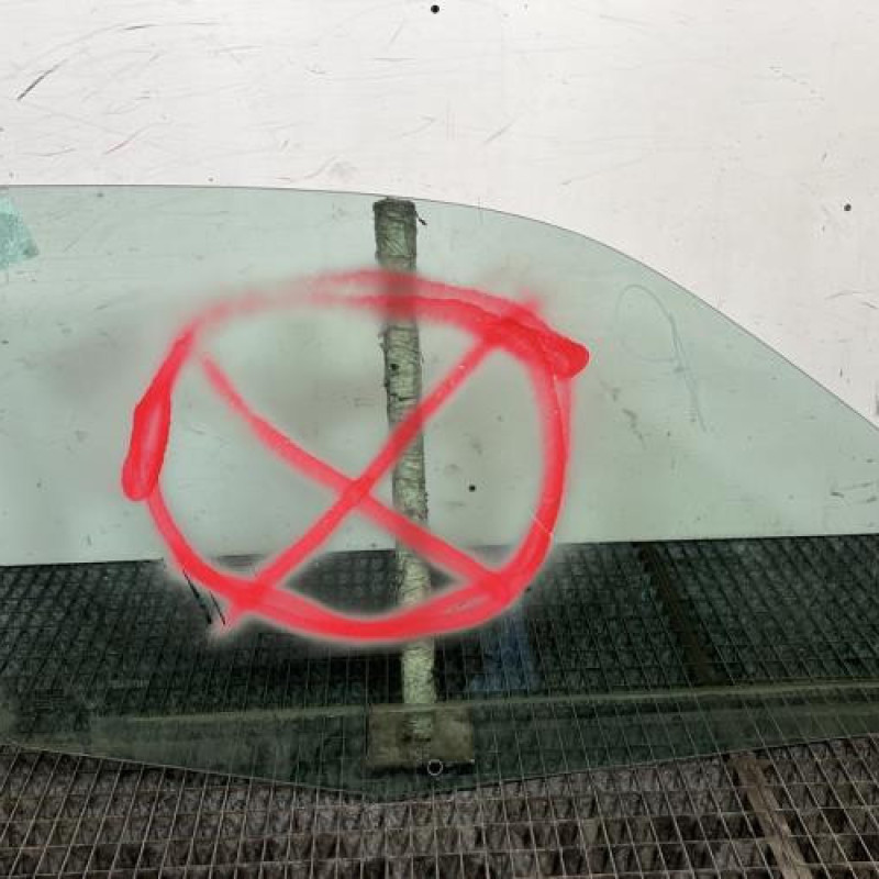 Vitre avant gauche RENAULT CLIO 2 CAMPUS Photo n°4