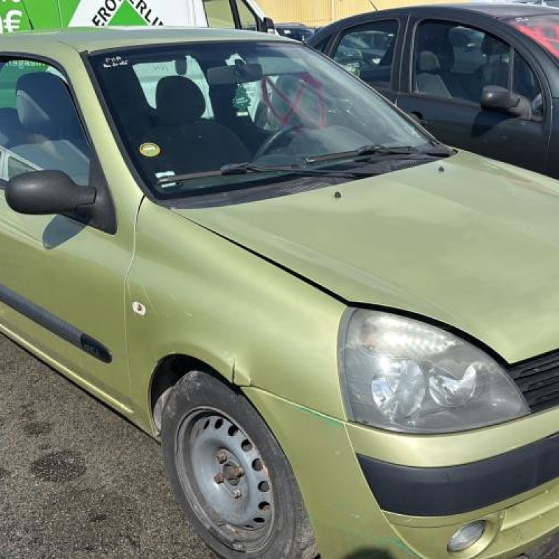 Vitre avant gauche RENAULT CLIO 2 CAMPUS Photo n°6