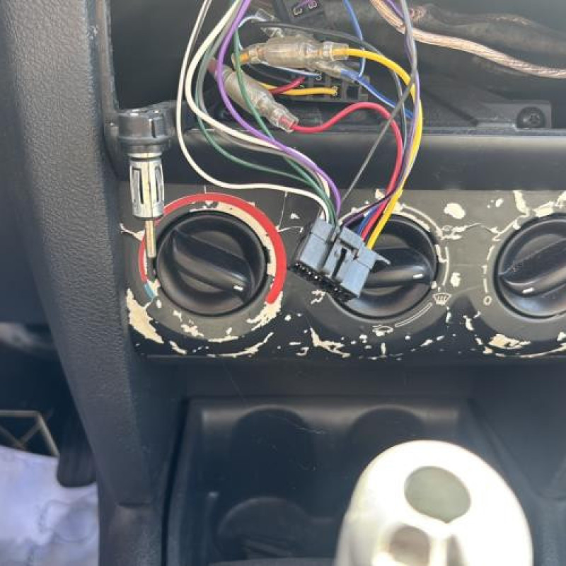 Vitre avant gauche RENAULT CLIO 2 CAMPUS Photo n°19