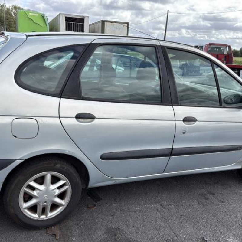 Alternateur RENAULT SCENIC 1 Photo n°11