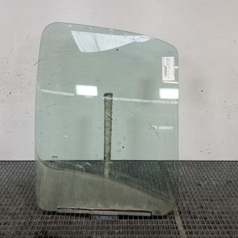 Vitre avant droit IVECO DAILY 3 Photo n°1