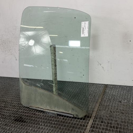 Vitre avant droit IVECO DAILY 3