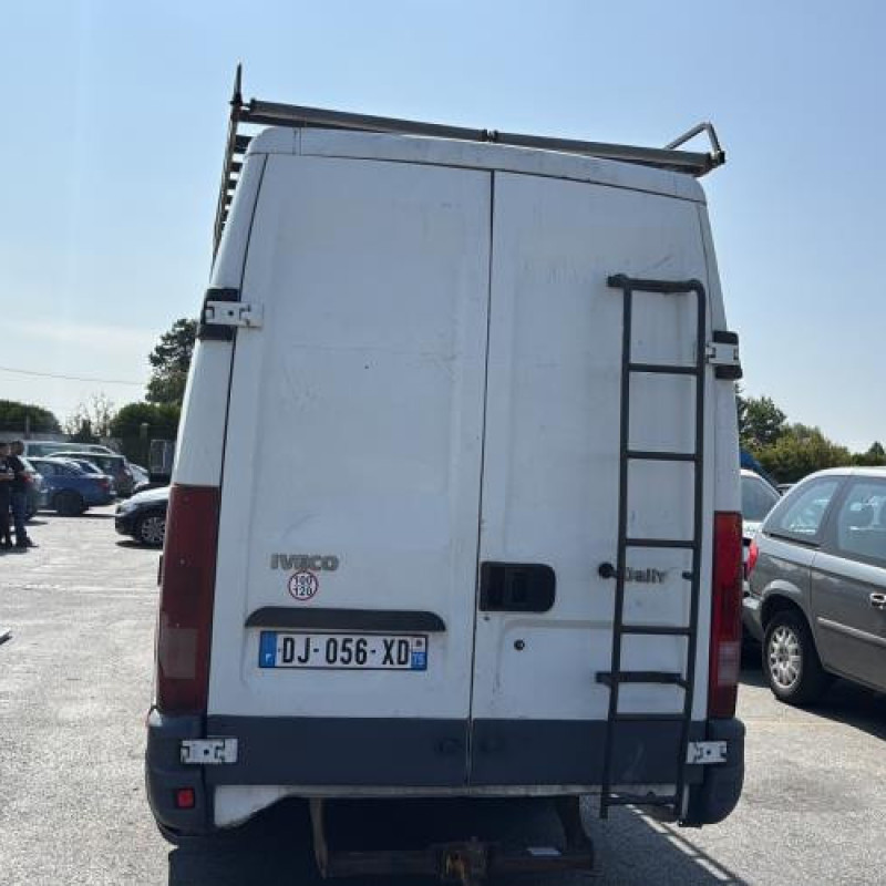 Vitre avant droit IVECO DAILY 3 Photo n°9