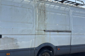 Vitre avant droit IVECO DAILY 3
