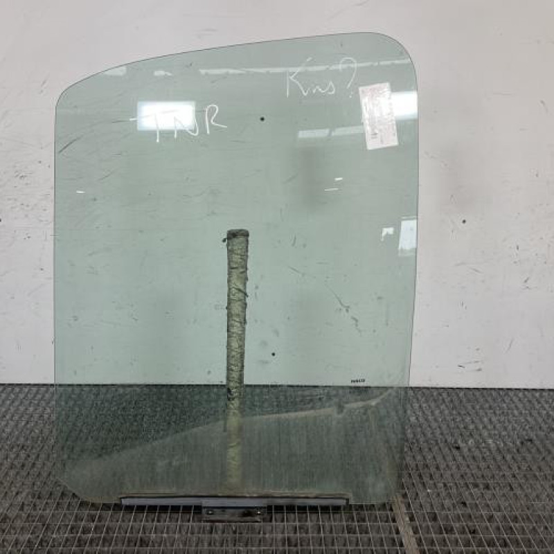 Vitre avant gauche IVECO DAILY 3 Photo n°1