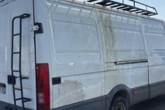 Vitre avant gauche IVECO DAILY 3