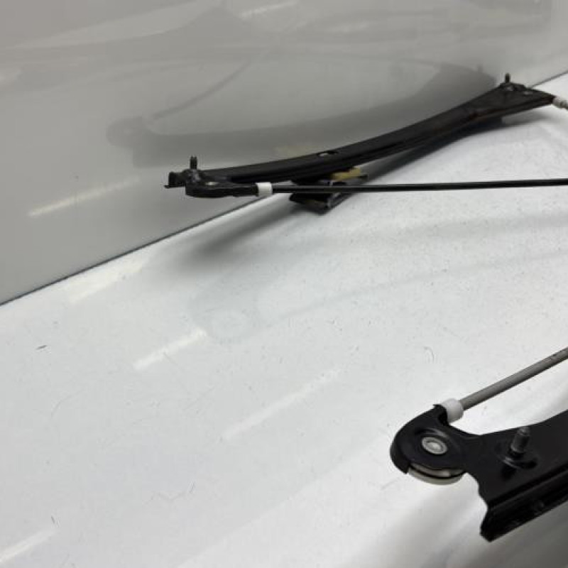 Leve vitre electrique avant droit VOLKSWAGEN POLO 5 Photo n°3