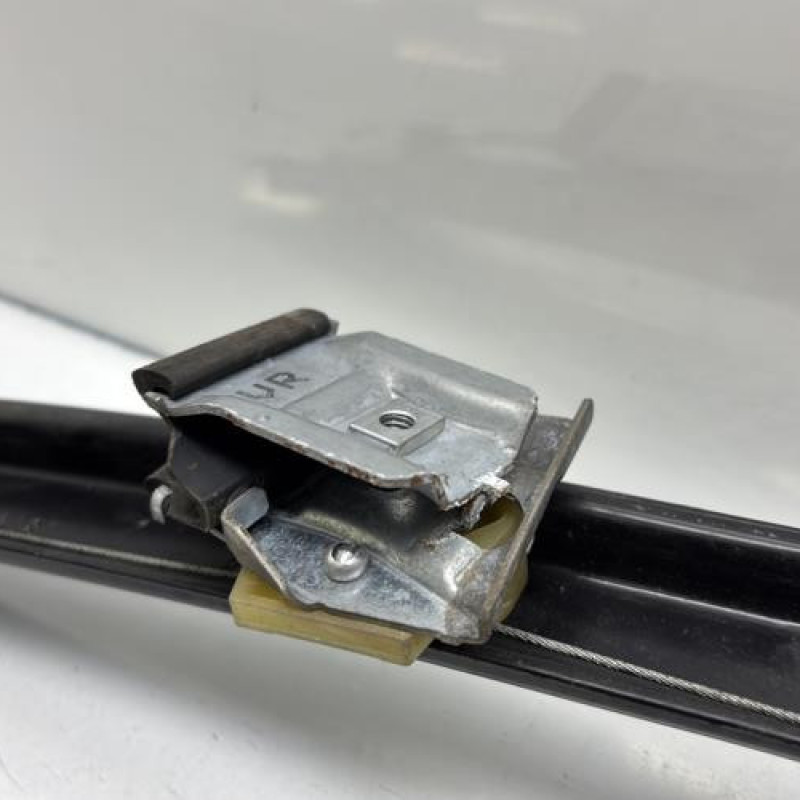 Leve vitre electrique avant droit VOLKSWAGEN POLO 5 Photo n°9