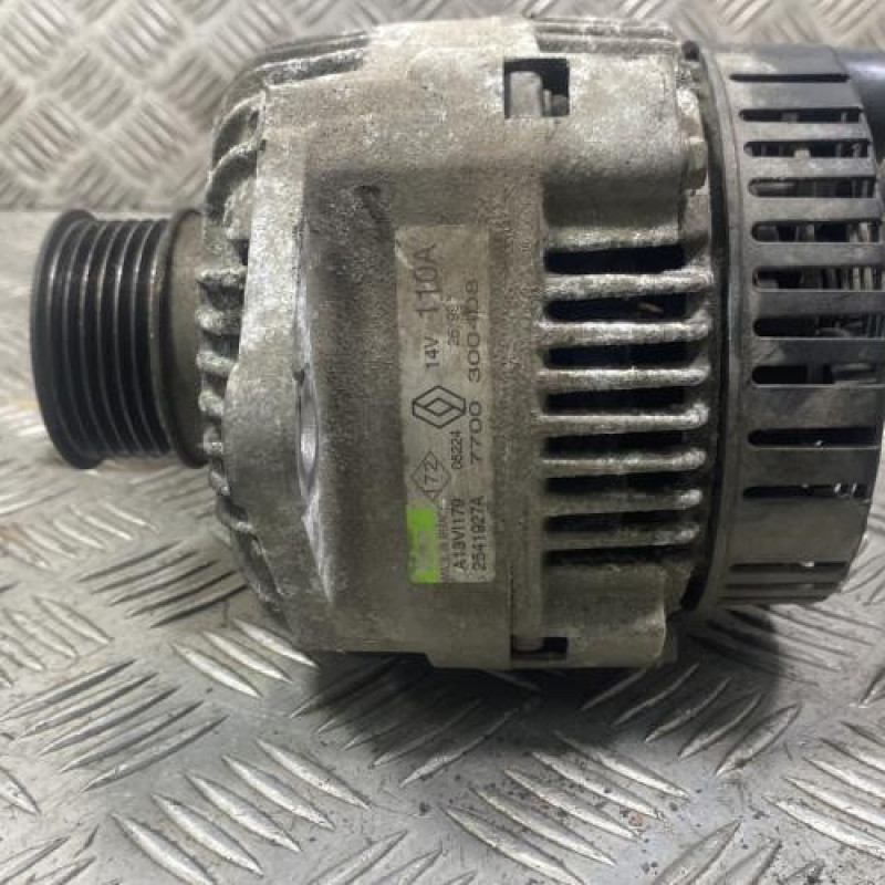 Alternateur RENAULT MASTER 2 Photo n°2