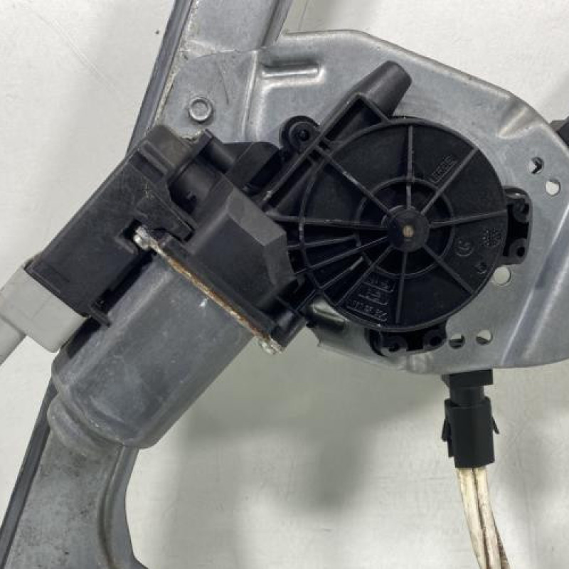 Leve vitre electrique avant gauche PEUGEOT 1007 Photo n°5