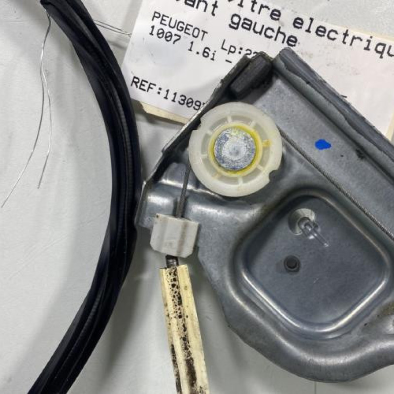 Leve vitre electrique avant gauche PEUGEOT 1007 Photo n°6