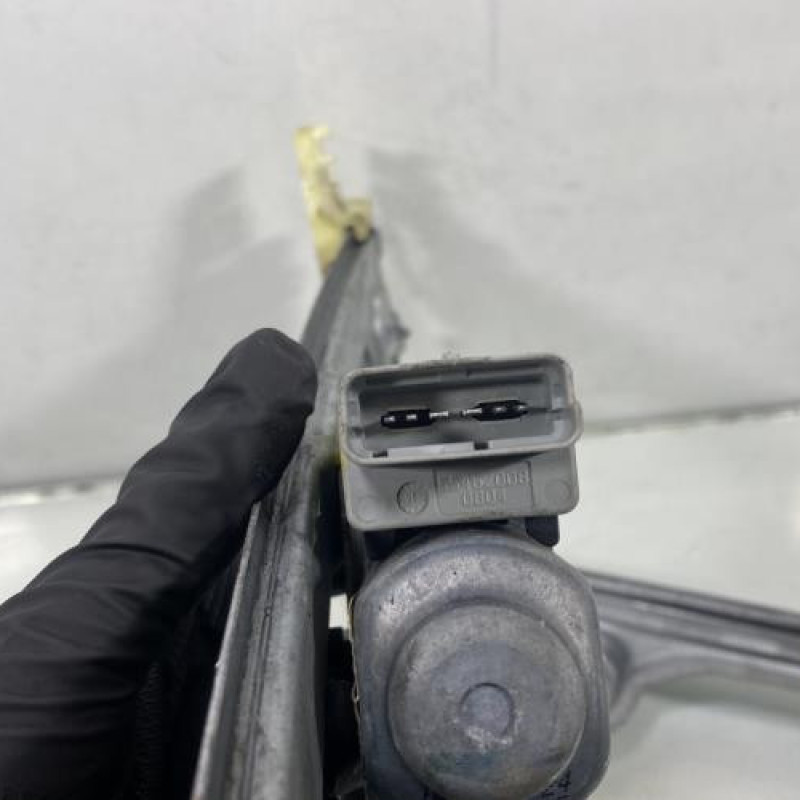 Leve vitre electrique avant gauche PEUGEOT 1007 Photo n°8