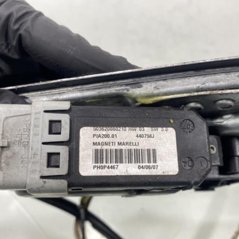 Leve vitre electrique avant gauche PEUGEOT 1007 Photo n°9