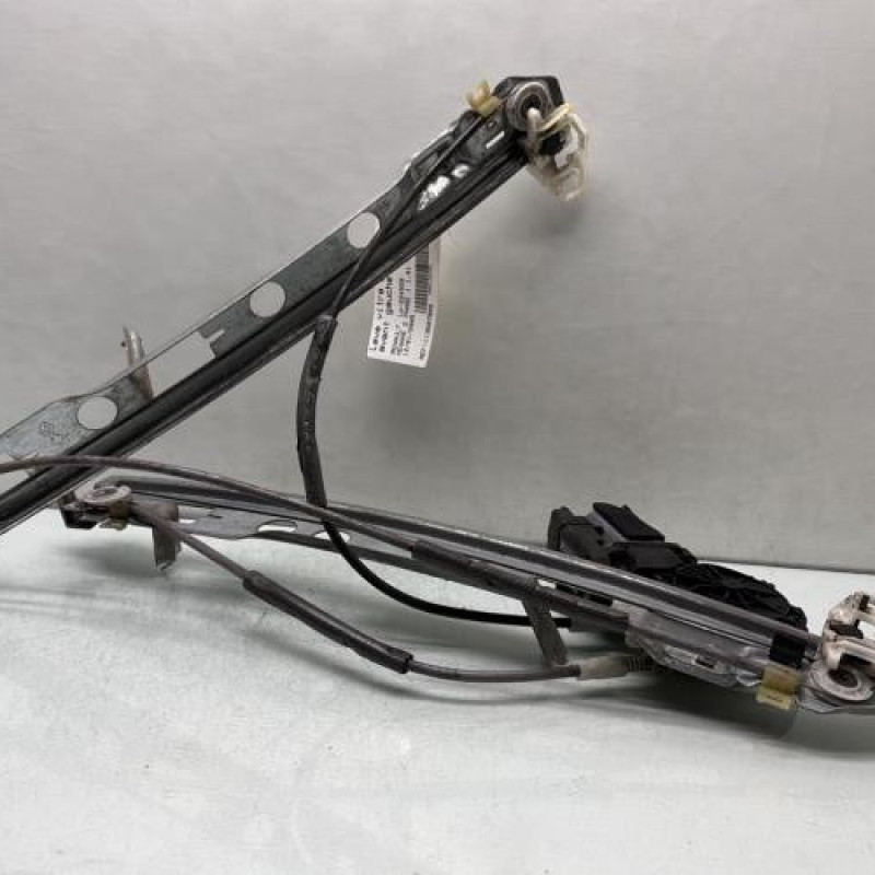 Leve vitre electrique avant gauche RENAULT MEGANE 2 Photo n°1