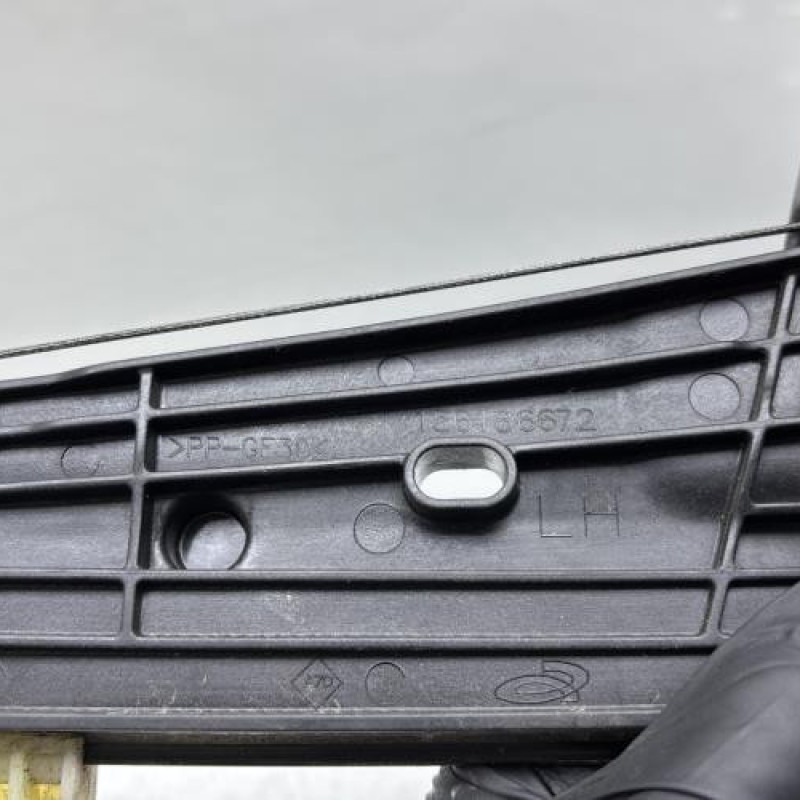 Leve vitre electrique avant gauche RENAULT CLIO 5 Photo n°8