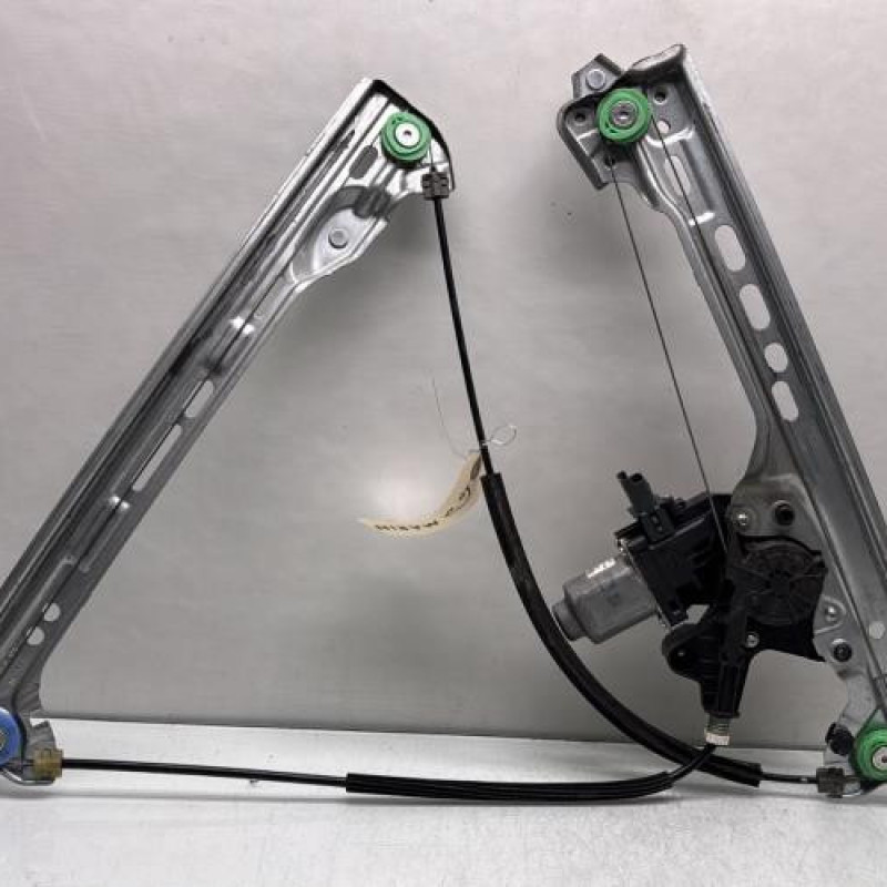 Leve vitre electrique avant gauche RENAULT MEGANE 4 Photo n°1