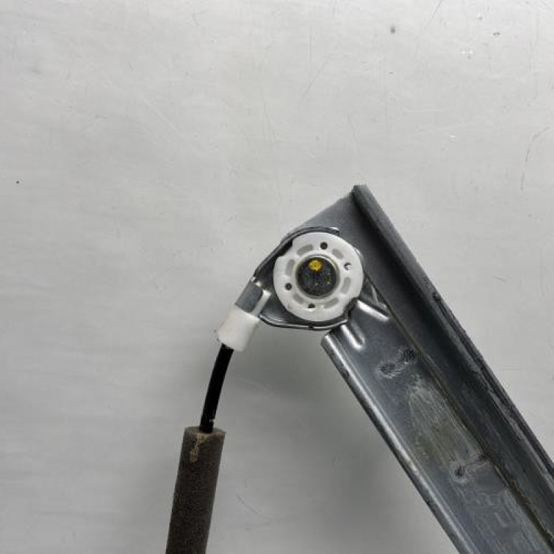 Leve vitre electrique avant gauche HYUNDAI I 20 2 Photo n°3