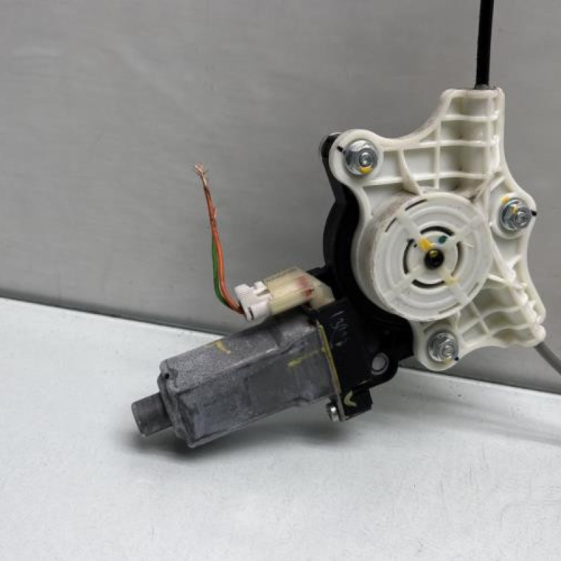 Leve vitre electrique avant gauche HYUNDAI I 20 2 Photo n°4