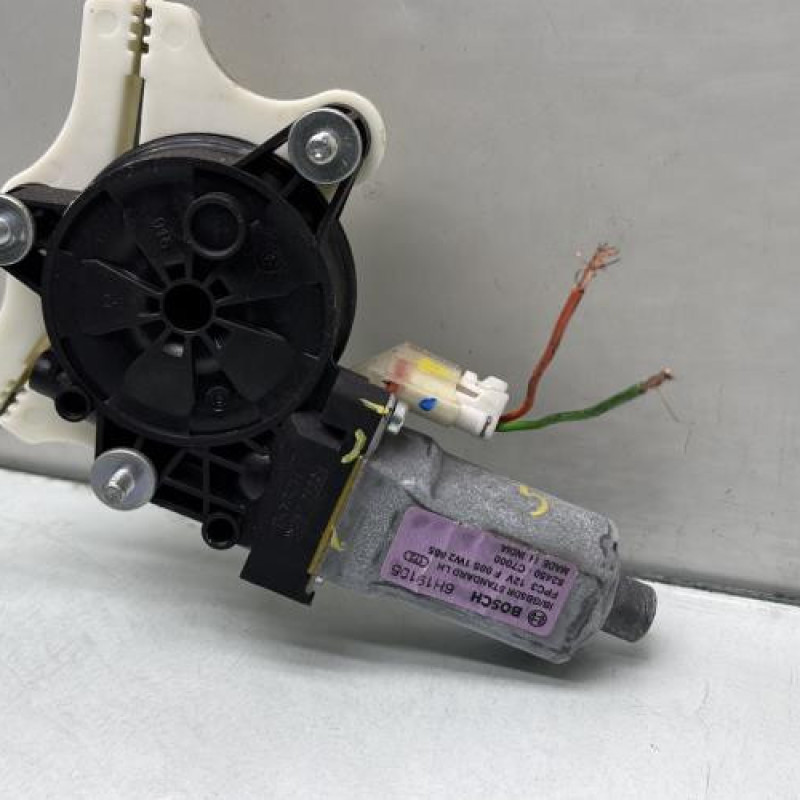 Leve vitre electrique avant gauche HYUNDAI I 20 2 Photo n°7