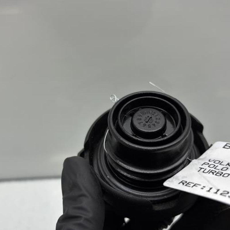 Bouchon de carburant VOLKSWAGEN POLO 5 Photo n°3