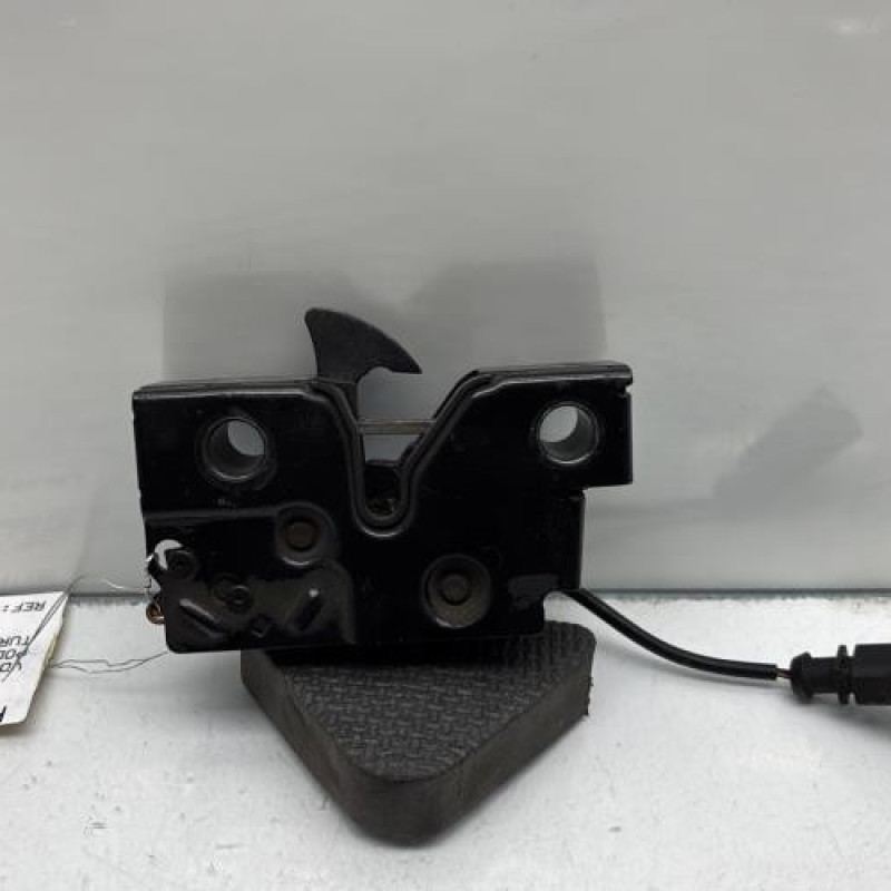 Fermeture de capot VOLKSWAGEN POLO 5 Photo n°1