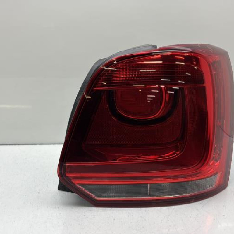 Feu arriere principal droit (feux) VOLKSWAGEN POLO 5 Photo n°1