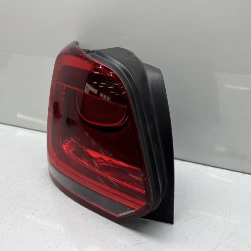 Feu arriere principal gauche (feux) VOLKSWAGEN POLO 5 Photo n°3