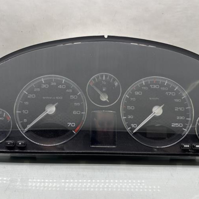 Compteur PEUGEOT 607 Photo n°1