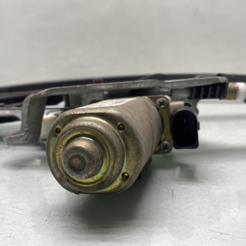 Leve vitre electrique avant gauche FORD FOCUS 1 Photo n°6