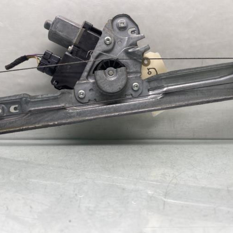 Leve vitre electrique avant gauche PEUGEOT 308 1 Photo n°1