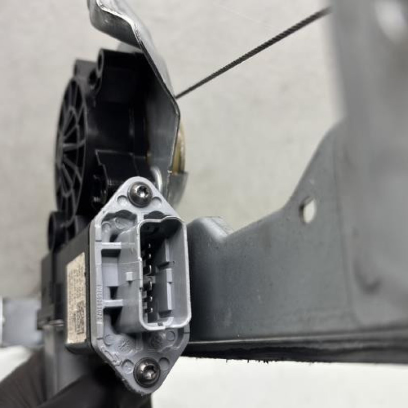 Leve vitre electrique avant gauche DACIA DUSTER 1 Photo n°5
