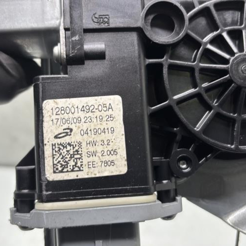 Leve vitre electrique avant gauche DACIA DUSTER 1 Photo n°6