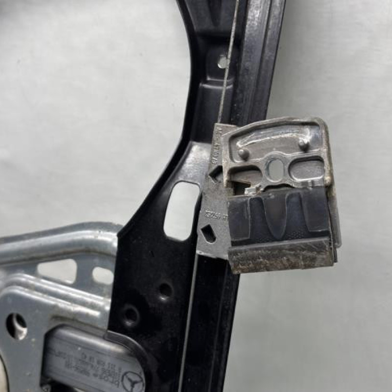 Leve vitre electrique avant gauche MERCEDES CLASSE C 203 COUPE SPORT Photo n°4